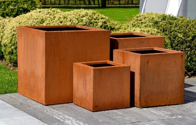 What is the difference between corten steel and regular steel