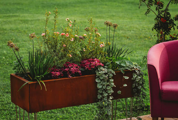 Modern metal garden planter cube-size corten steel square planter