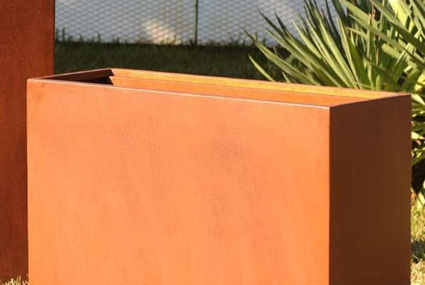 Weathering steel groove type flower pot