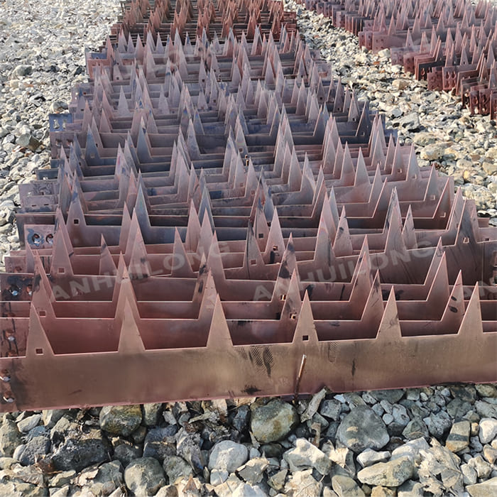 Corten Steel Landscape Garden Edging With a Clear Dividing Line