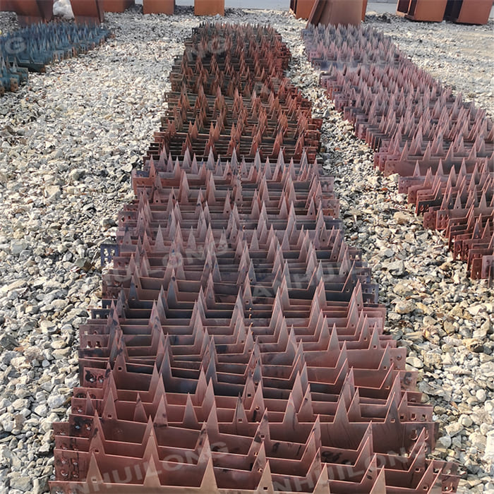 Corten Steel Landscape Garden Edging With a Clear Dividing Line