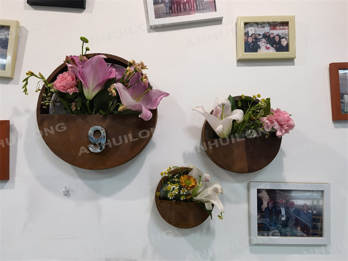 The Round Corten Steel Planter For Hanging OnThe Wall