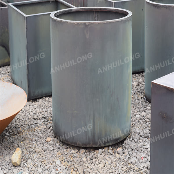 Modern decorated weather resistant steel flower planter pot