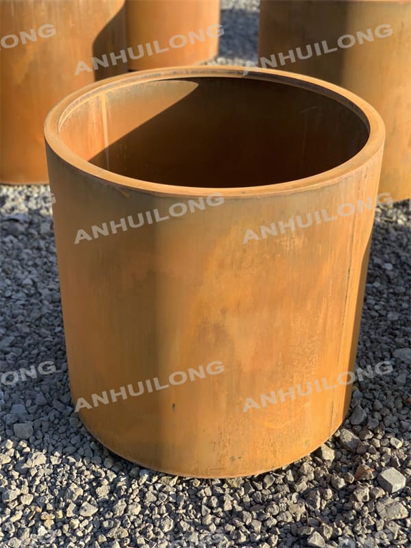 Modern farmhouse rustic design cylindrical planter,circular metal planter circular metal planter for commercial&residential use