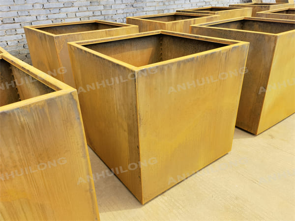 Antique Cube Corten Steel Planter Box To Plant Trees