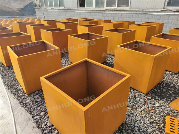 Bespoke Cube Corten Steel Planters For Garden Furniture