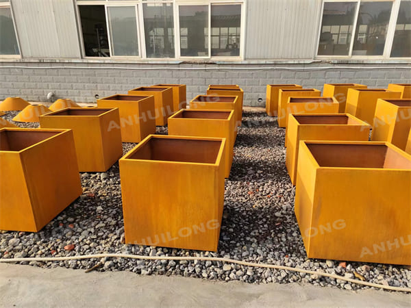 Bespoke Cube Corten Steel Planters For Garden Furniture