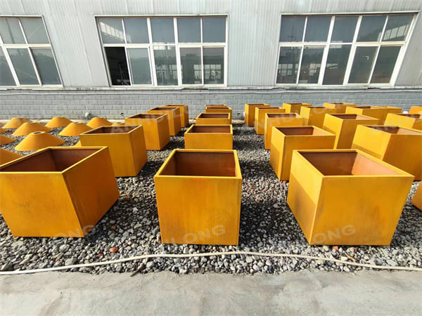 Bespoke Cube Corten Steel Planters For Garden Furniture