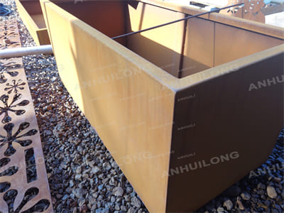 Corten steel planter that can do gardening household