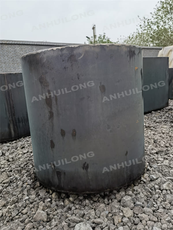 Cylinder Corten Steel Planters’ maintenance way