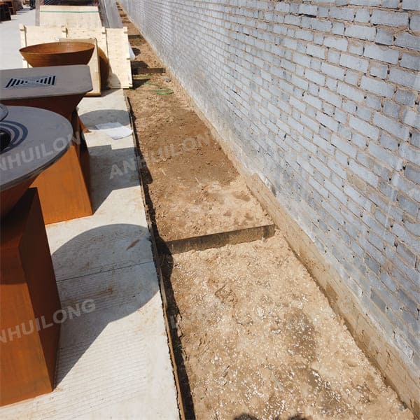 Modern rusted steel garden edging For Outdoor Furniture