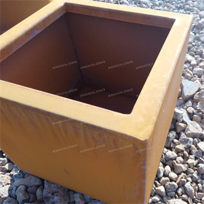 Outdoor corten steel planter with high applicability