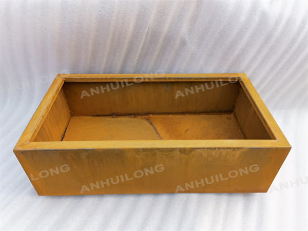 Simple Assembly Rusted Steel Planters Used in Commercial and Residential Settings