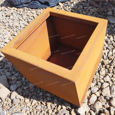 The corten steel planter with distinctive aesthetics