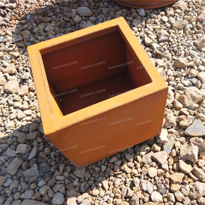 The corten steel planter with distinctive aesthetics