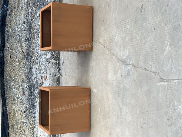 Environmentally friendly corten steel square rusty planters for Garden Design