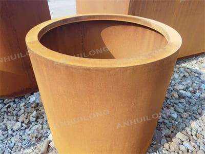 Durable and convenient corten steel planter