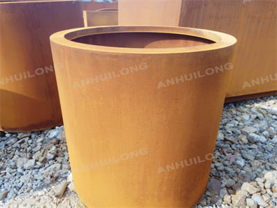 Durable and convenient corten steel planter