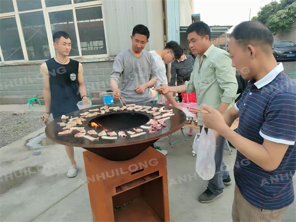 Personalized Courtyard Metal Corten steel grill For Cooking Outside Kitchen Services