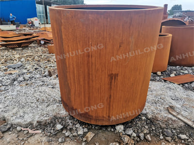 AHL’s stylish Corten steel groove planter