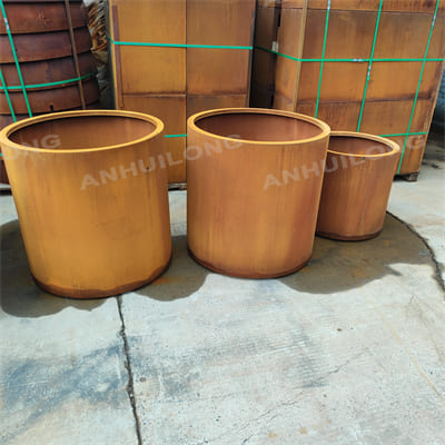 Space saving high quality corten steel planter