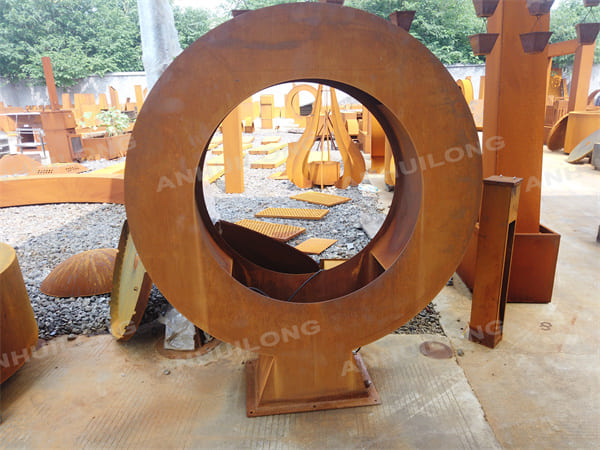 Chinese style moon gate design with water founatin