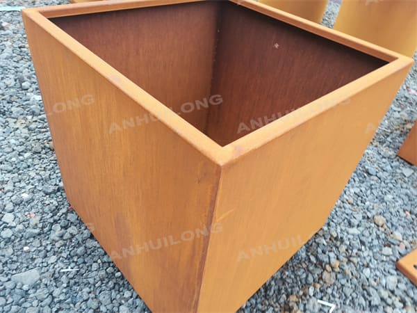 maintenance-free large outdoor planter For Landscaping