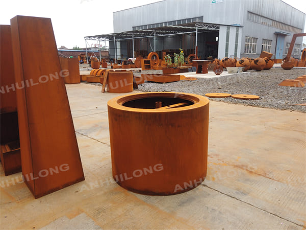 Corten Steel Metal Flower Pots That Complement Green Plants