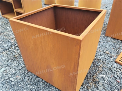 Beautiful and hassle-free complementary corten steel planters for the garden