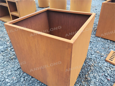 Beautiful and hassle-free complementary corten steel planters for the garden