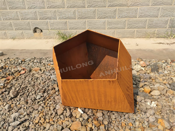 The many functions of the Corten Steel Planter Pot