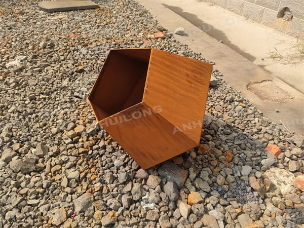 The many functions of the Corten Steel Planter Pot