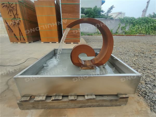 Industrial Style modern water feature For Garden Design