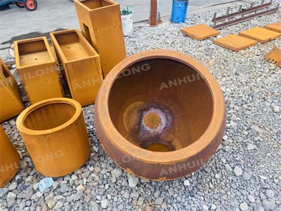 circular persenalised planters garden ornamation