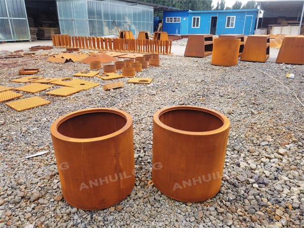 The Corten Steel Metal Planter Pot With Different Diameter