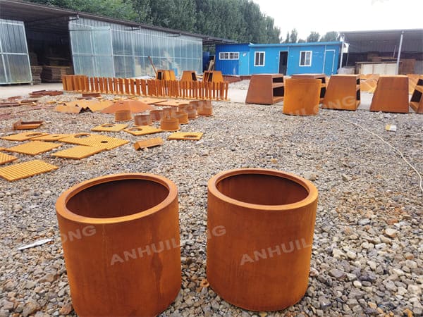 The Corten Steel Metal Planter Pot With Different Diameter