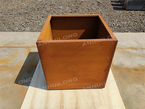 Lasting Appeal From Corten Steel Planter Pot