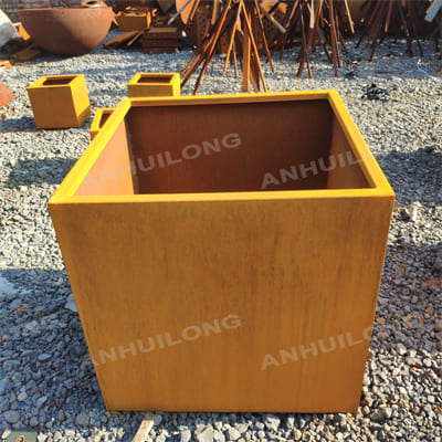 Corten flowerpots are very durable