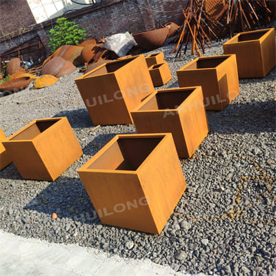 Corten flowerpots are very durable