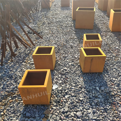 Corten flowerpots are very durable