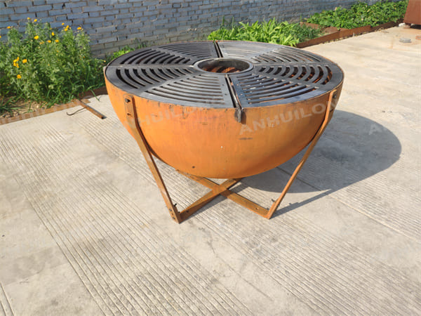 Heavy-Duty And Rustic Style Barbeque Grill With Stand