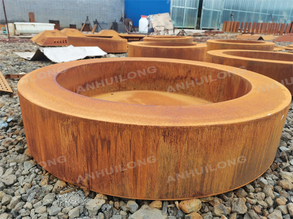 Round Weathering Steel Fire Pit Is Burn-Resistant And Long-Lasting