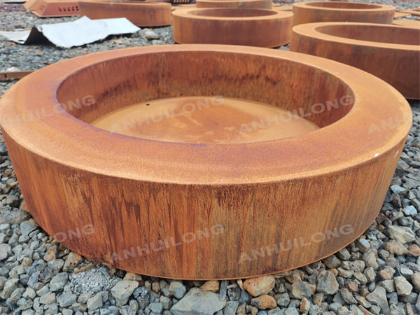 Round Weathering Steel Fire Pit Is Burn-Resistant And Long-Lasting