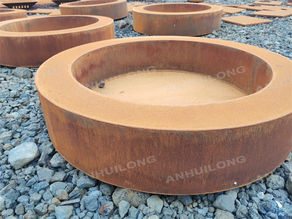 Round Weathering Steel Fire Pit Is Burn-Resistant And Long-Lasting