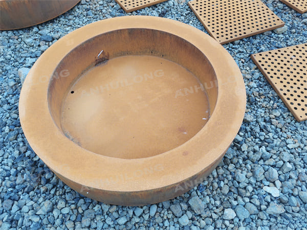 Round Weathering Steel Fire Pit Is Burn-Resistant And Long-Lasting