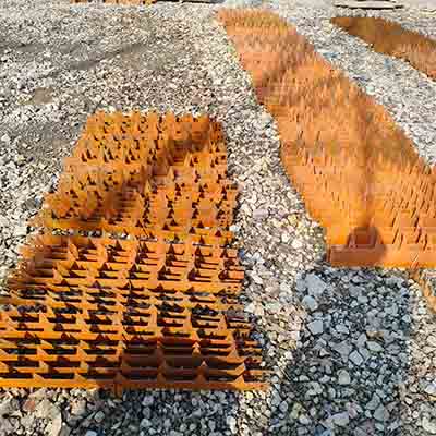 Complete Set Corten Steel Garden Edging with Installation Nails