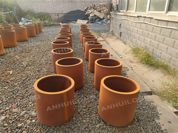 Cylinder Corten Steel Planter For Garden Design