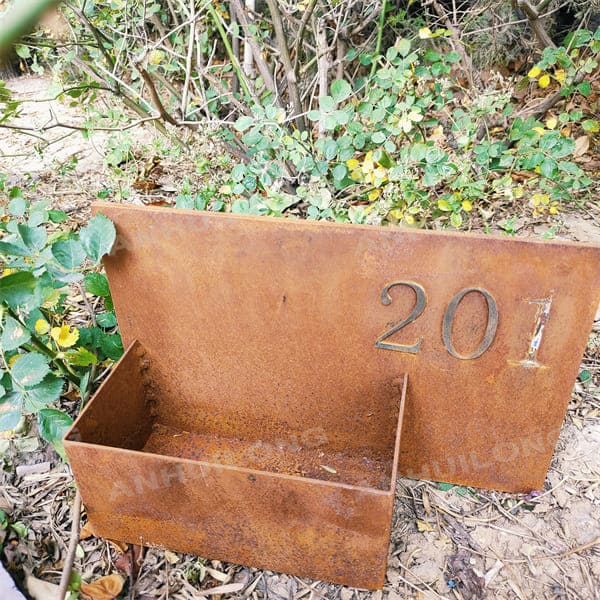 The Corten Steel Planter Which Does Not Stain The Surface Of The Circumference