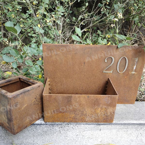 The Corten Steel Planter Which Does Not Stain The Surface Of The Circumference