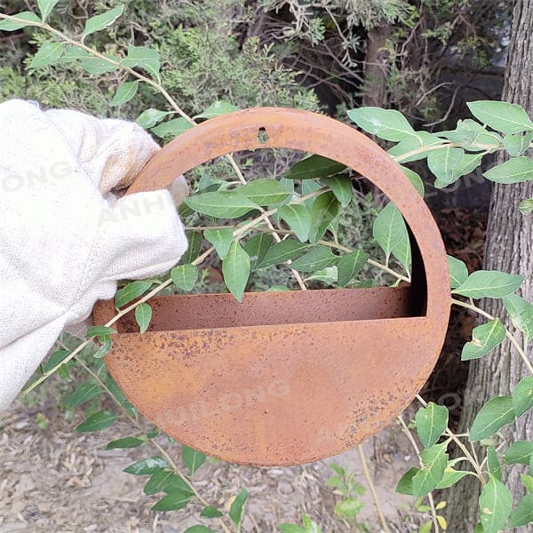 How Does The Oxide Layer Of Corten Steel Pots Change Color
